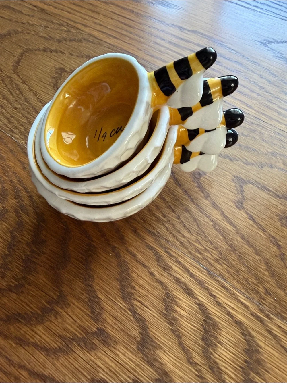 Bee-Themed Ceramic Measuring Cups - Yellow and Black